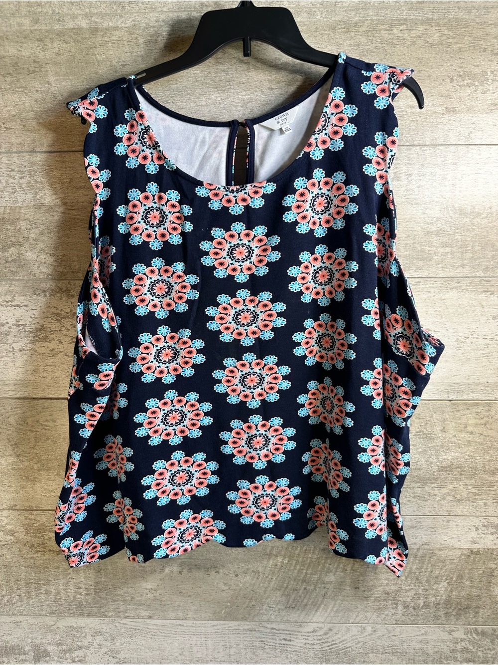 Crown & Ivy Navy Blue Floral Medallion Sleeveless Blouse Scallop Hem Tank 3X